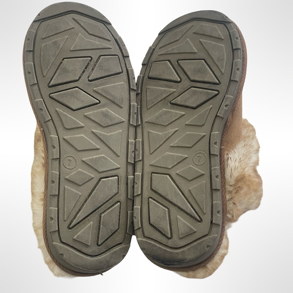 Cozy Tan Faux Fur Women's Slippers size 7 - Picture 4 of 6